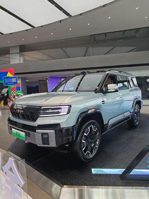 深圳235比亚迪方程豹硬派越野的爆款，英菲尼迪35周年与你共成长